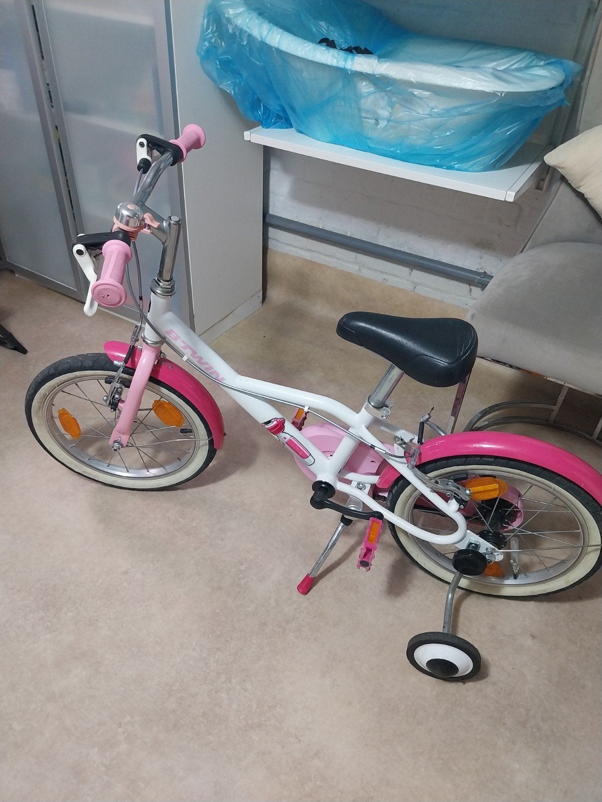 vélo fille, Enlèvement