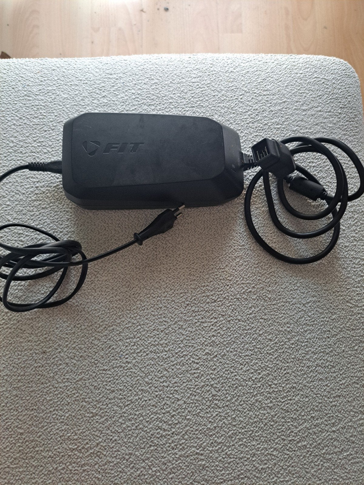 Originele fit oplader, Fietsen en Brommers, Fietsaccessoires | Fietsaccu's, Ophalen of Verzenden, Gebruikt
