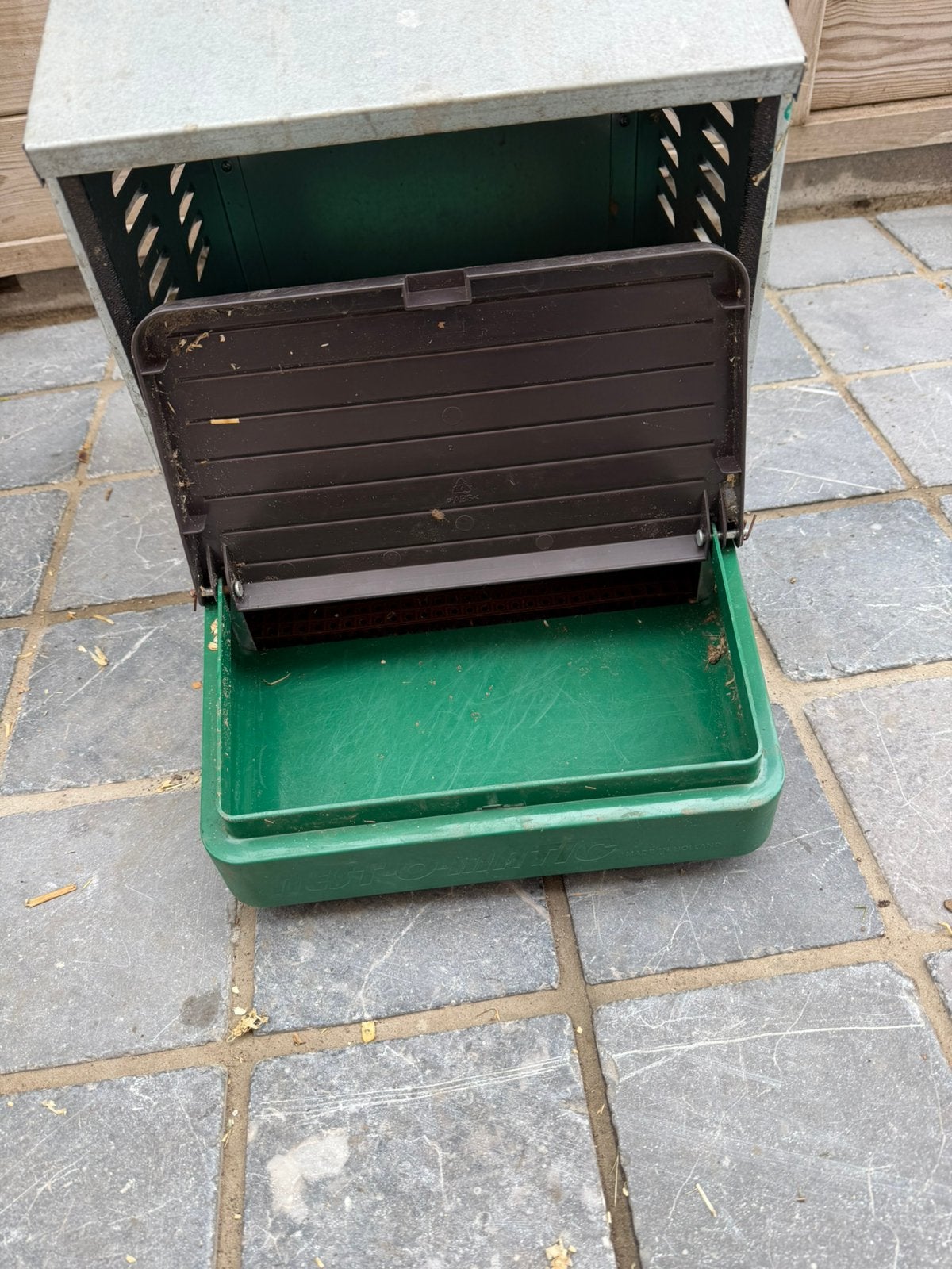 Legbak voor pluimvee, Ophalen, Zo goed als nieuw