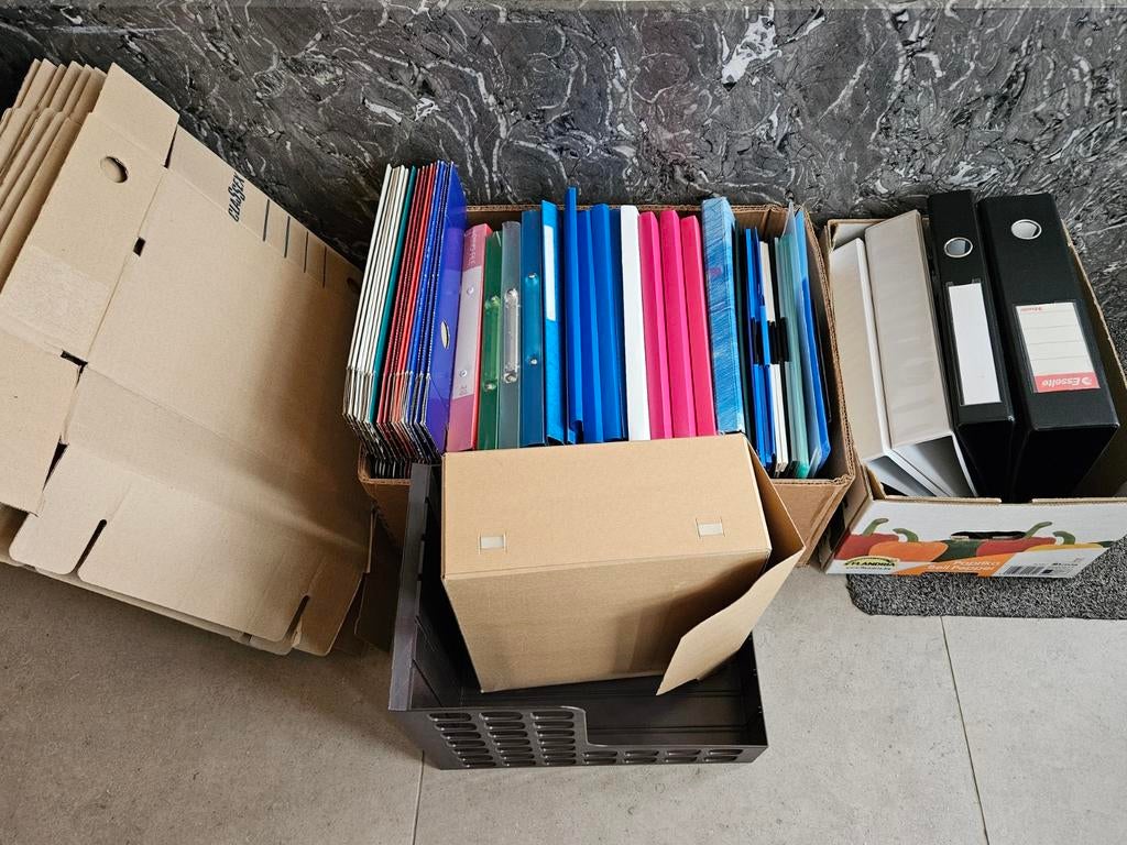 Kantoormateriaal of schoolgerief, Ophalen