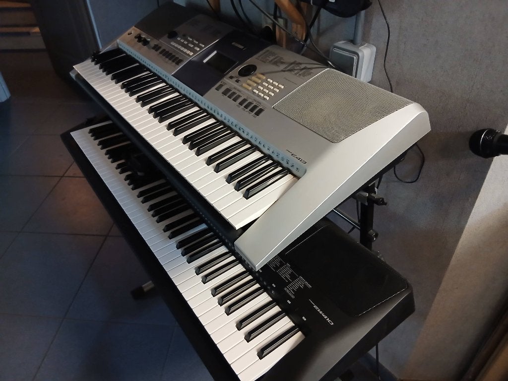 Sinthisysers  yamaha psr EW410 + psr E410, Yamaha, Comme neuf, Enlèvement, 76 touches