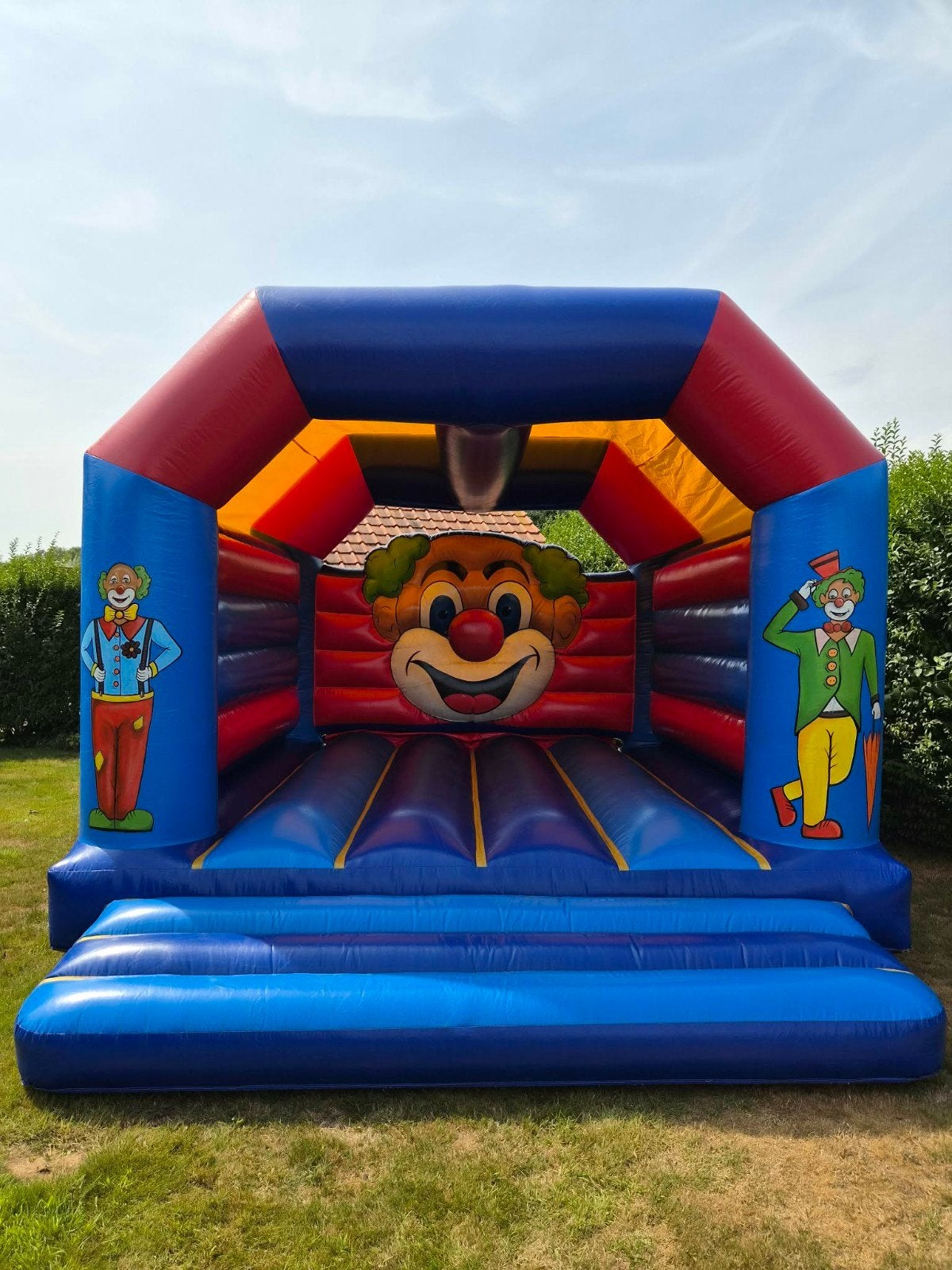 springkasteel Clown incl blower, regenzeil en verpakkingszei, Ophalen