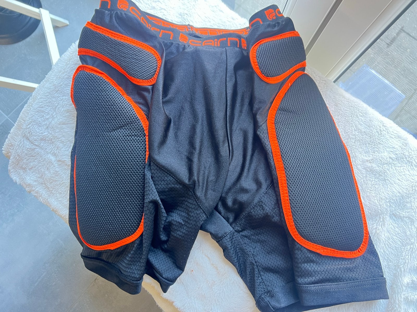 Beschermbroekje ski/snowboard cairn, Kleding | Dames, Ophalen, Zo goed als nieuw, Broek