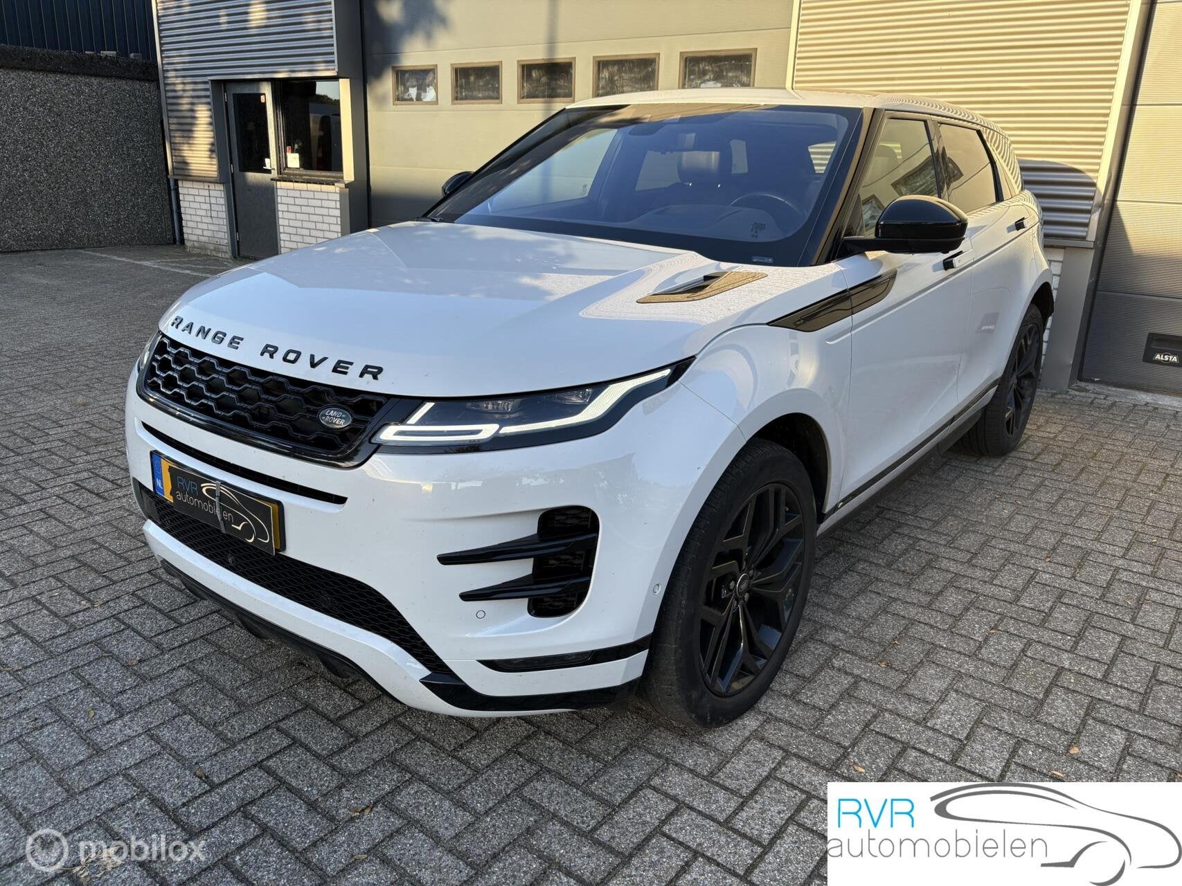 Land Rover Range Rover Evoque 2.0 D150 AWD R-Dynamic EXPORTP, Autos, Cuir, Achat, 110 kW, Noir