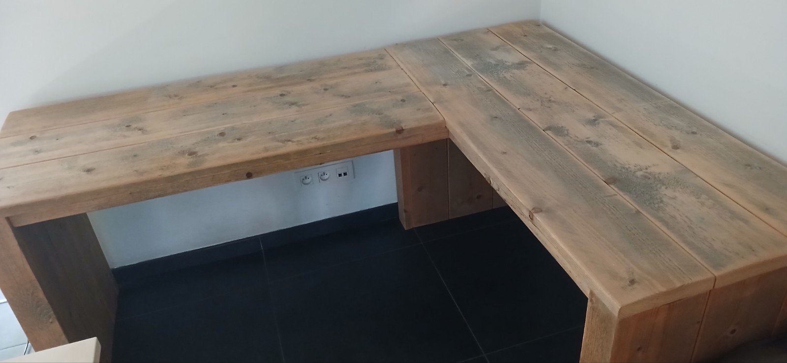 Steigerhouten hoekbureau, Enlèvement, Bureau d'angle