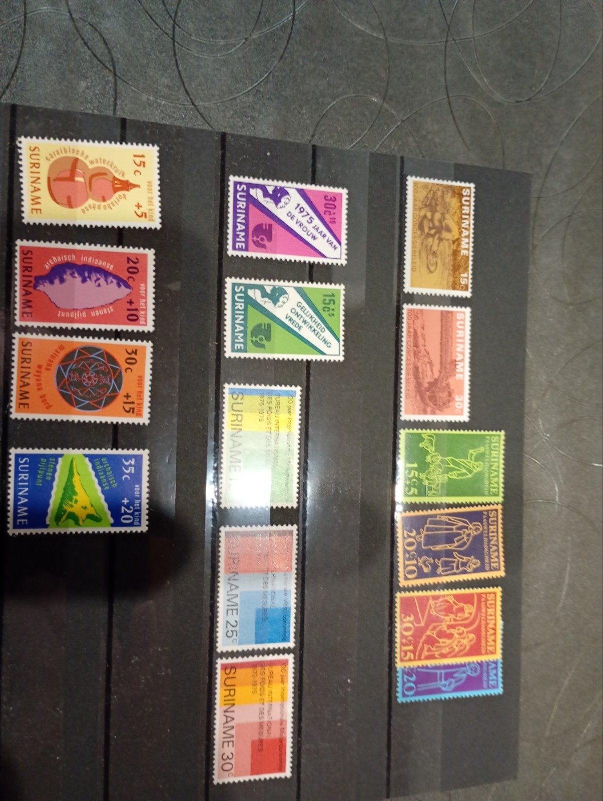 L58) joli lot de timbres en état neuf au Suriname, Enlèvement ou Envoi