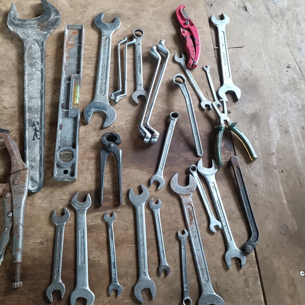 Beaucoup d'outils, Enlèvement