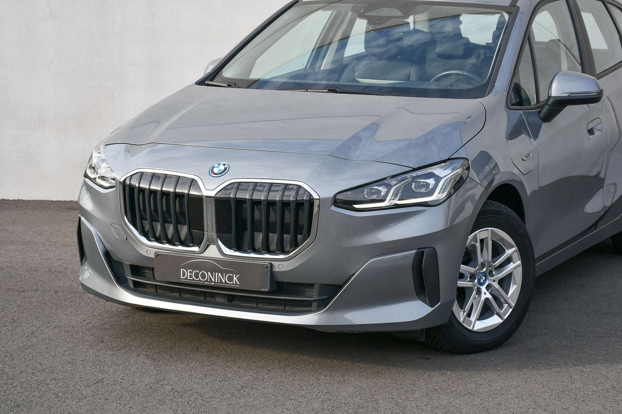 BMW 2 Serie 225 Active Tourer PHEV 225xeA*CARPLAY*CAMERA*LED, Auto's, BMW, Automaat, 245 pk, Gebruikt, Lichtsensor