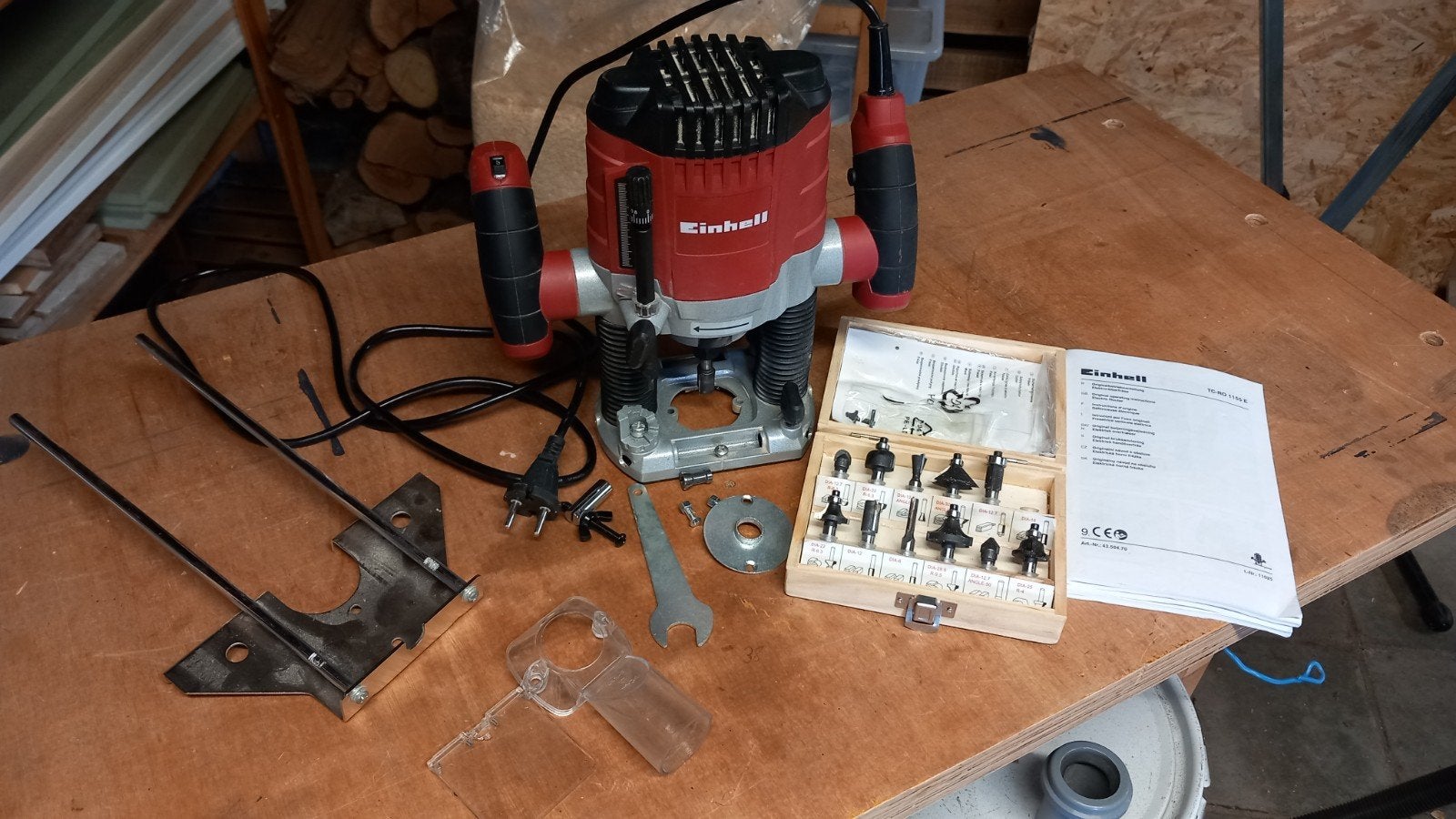 Einhell bovenfrees met verschillende frezen, Bricolage & Construction, Outillage | Fraiseuses, Électrique, Enlèvement ou Envoi