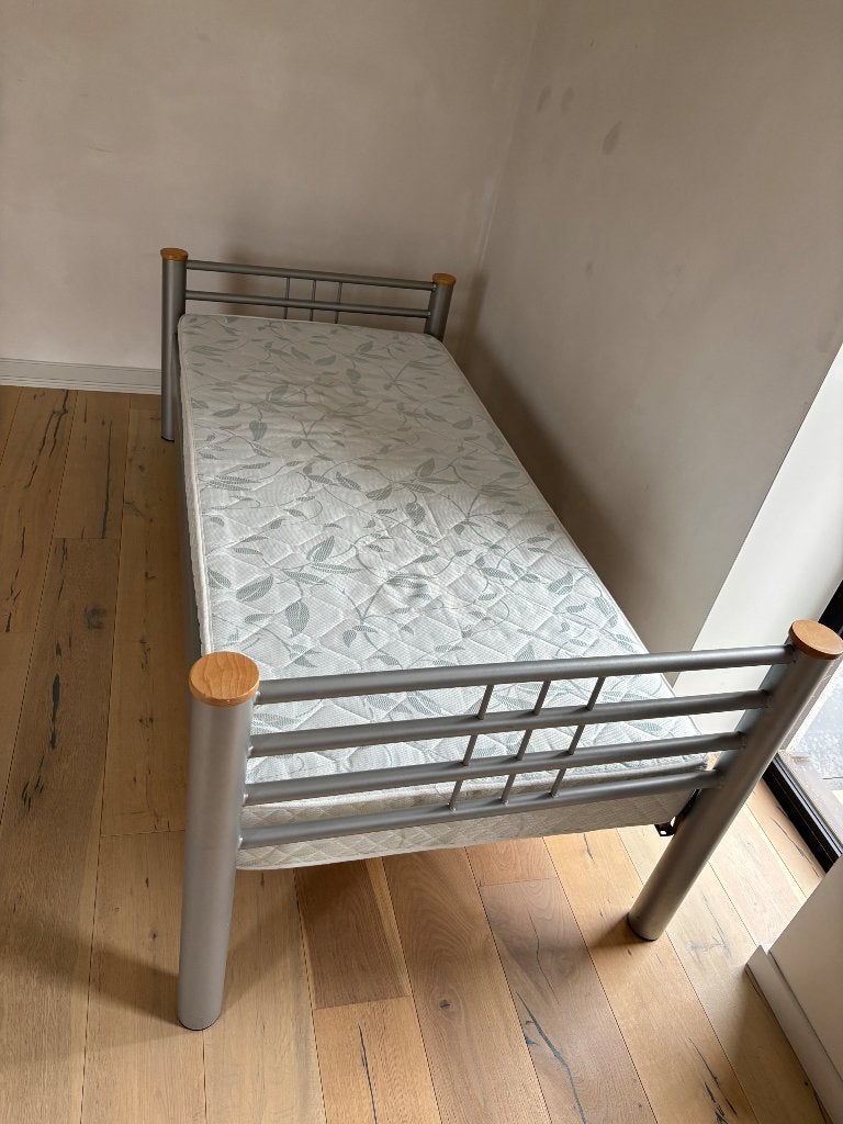 Eenpersoonsbed, Huis en Inrichting, Slaapkamer | Bedden, Ophalen, Gebruikt, 90 cm, Eenpersoons