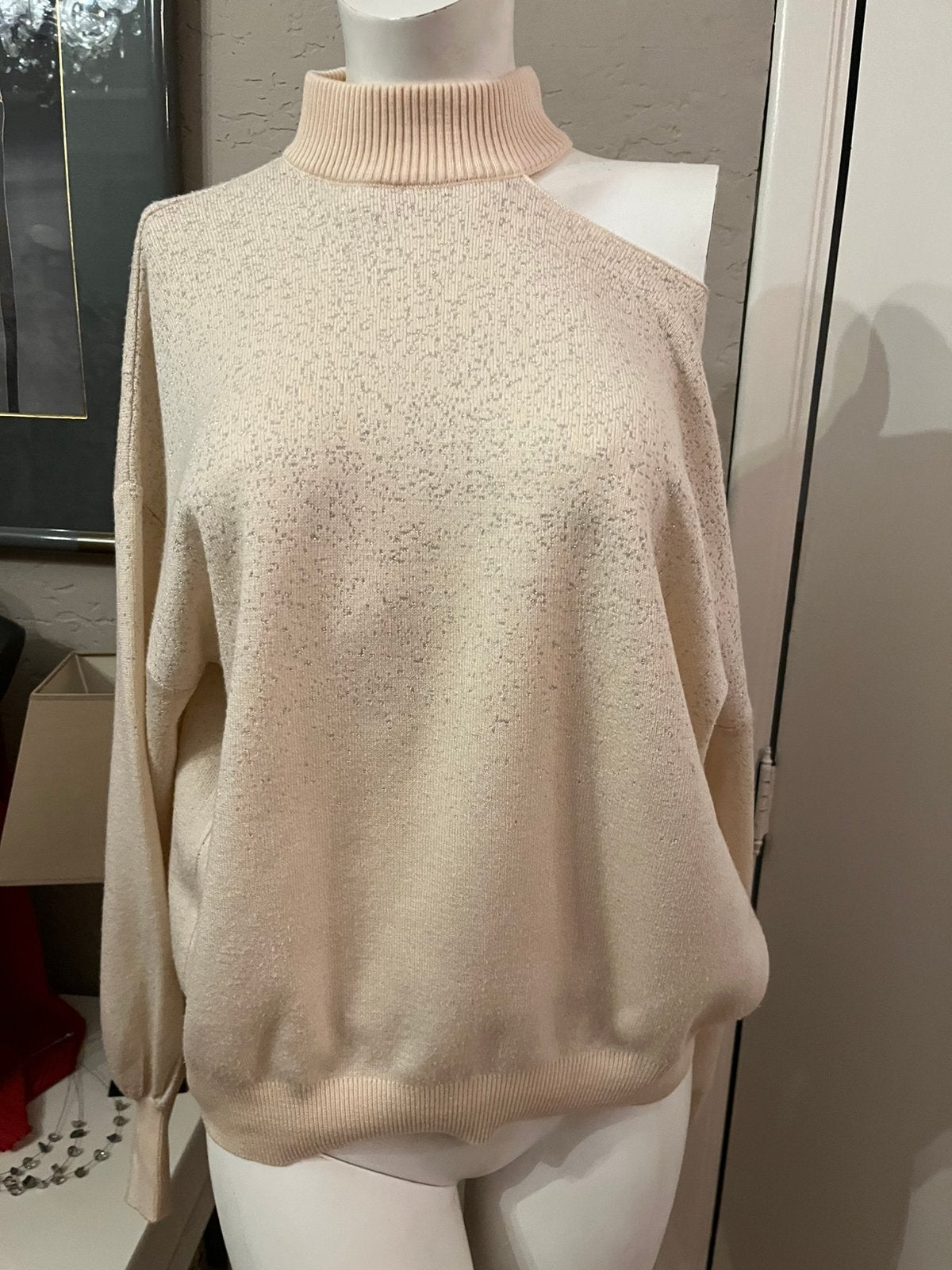 Kwaliteitsvolle pull van Guess S nieuwstaat  blote schouder, Ophalen of Verzenden, Zo goed als nieuw, Maat 36 (S)