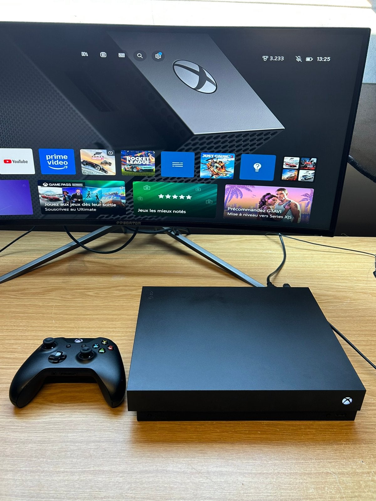 Xbox One X 1to + manette, Games en Spelcomputers, Spelcomputers | Xbox One, Ophalen of Verzenden, Zo goed als nieuw, Xbox One