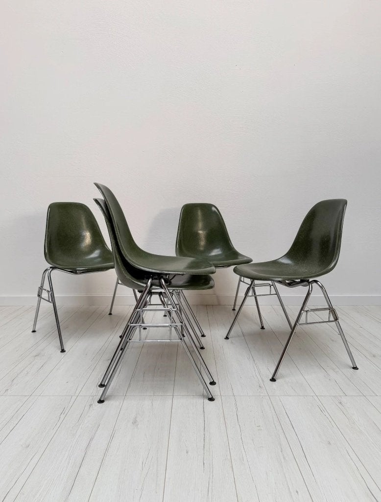 Eames Fiberglass Side Chair olijfgroen Herman Miller vintage, Ophalen