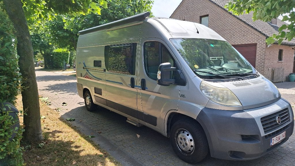 Camping-car Adria Twin 600, Détecteur de fuite de gaz, Siège standard, 5 à 6 mètres, Fiat
