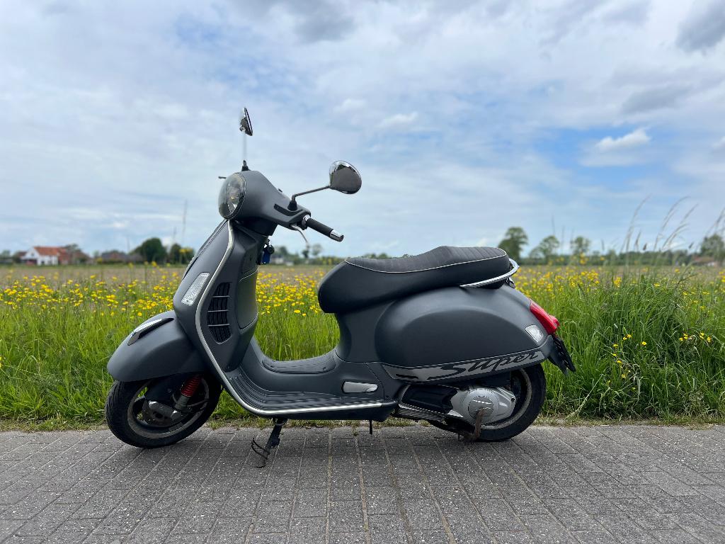 Vespa 125 GTS SUPER SPORT, Occasion, Motorrijbewijs A, Super Sport, Particulier
