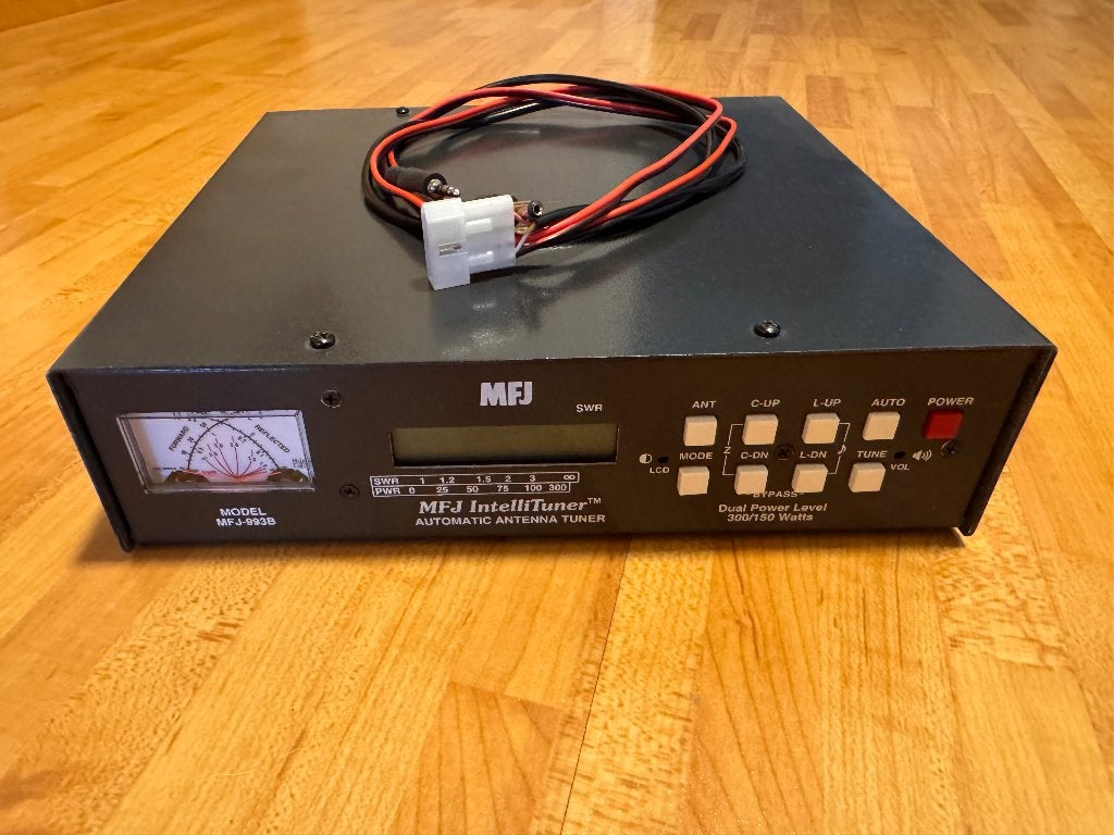 MFJ-993B automatic tuner, Télécoms, Émetteurs & Récepteurs, Enlèvement, Comme neuf