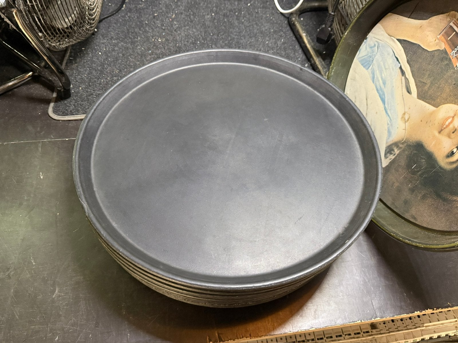 Antislip dienblad, Ophalen, Minder dan 50 cm, Gebruikt, Zwart