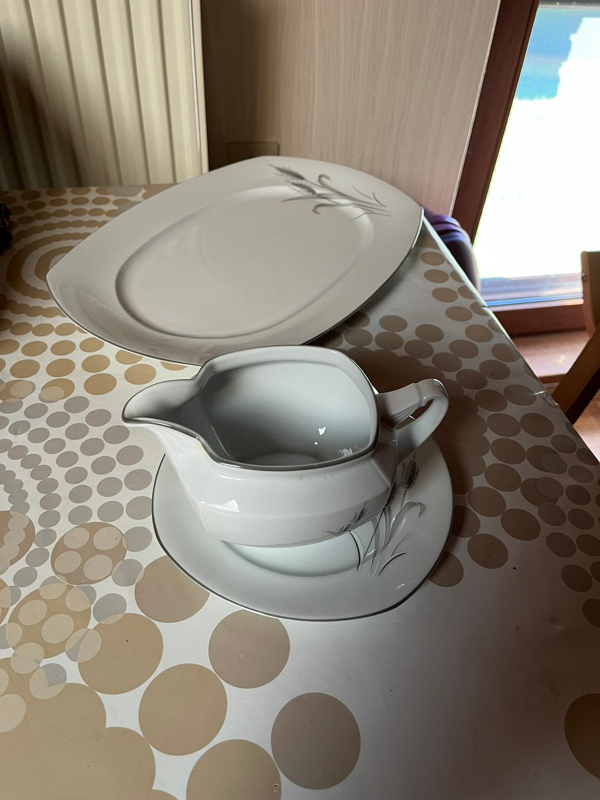 67 delig wit servies met korenaar. Feestelijk op elke tafel, Ophalen