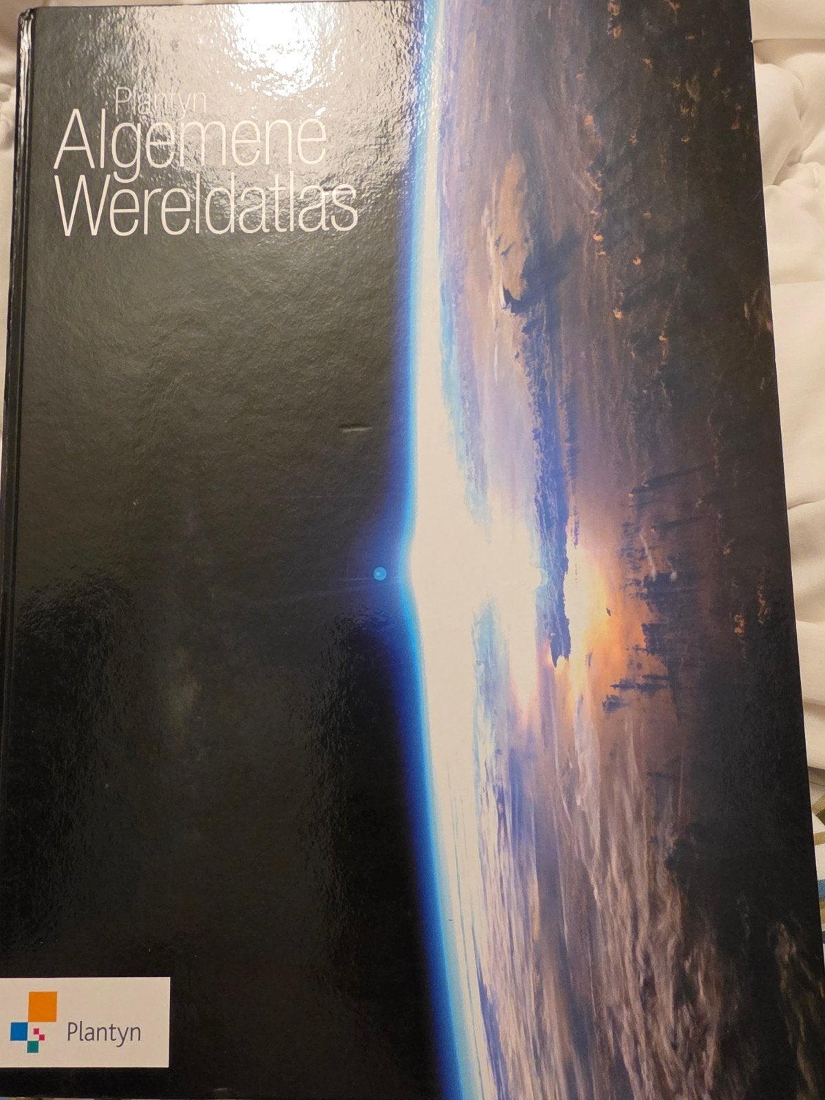 Etienne van Hecke - Plantyn algemene wereldatlas, Enlèvement, Etienne van Hecke; Dirk Vanderhallen