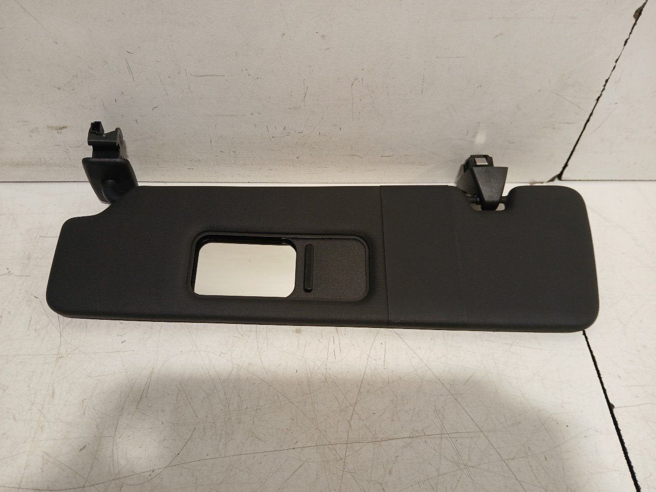 Zonneklep links BMW Z4, Onderdelen@venauto.nl, Van der Ven Autorecycling B.V., Gebruikt, Ettenseweg 76, 4706 PB Roosendaal, The Netherlands
