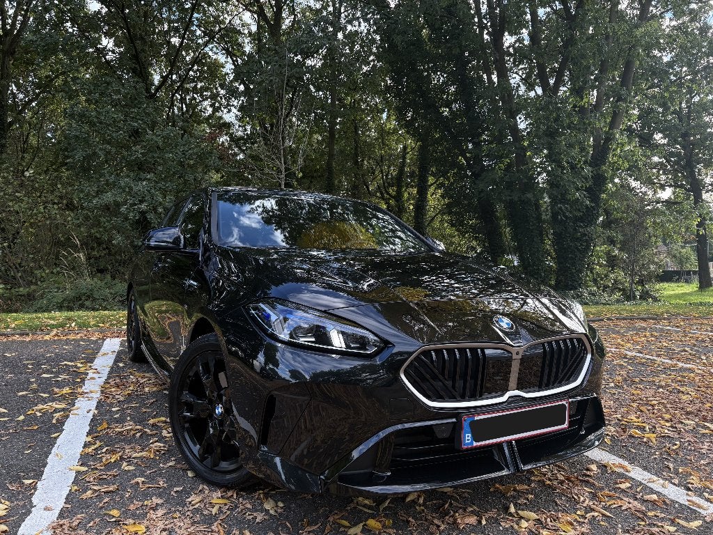 BMW 120i M Sport 170pk MHEV | Zeer compleet | BTW, Dealer onderhouden, 1 Reeks, Alcantara, Zwart