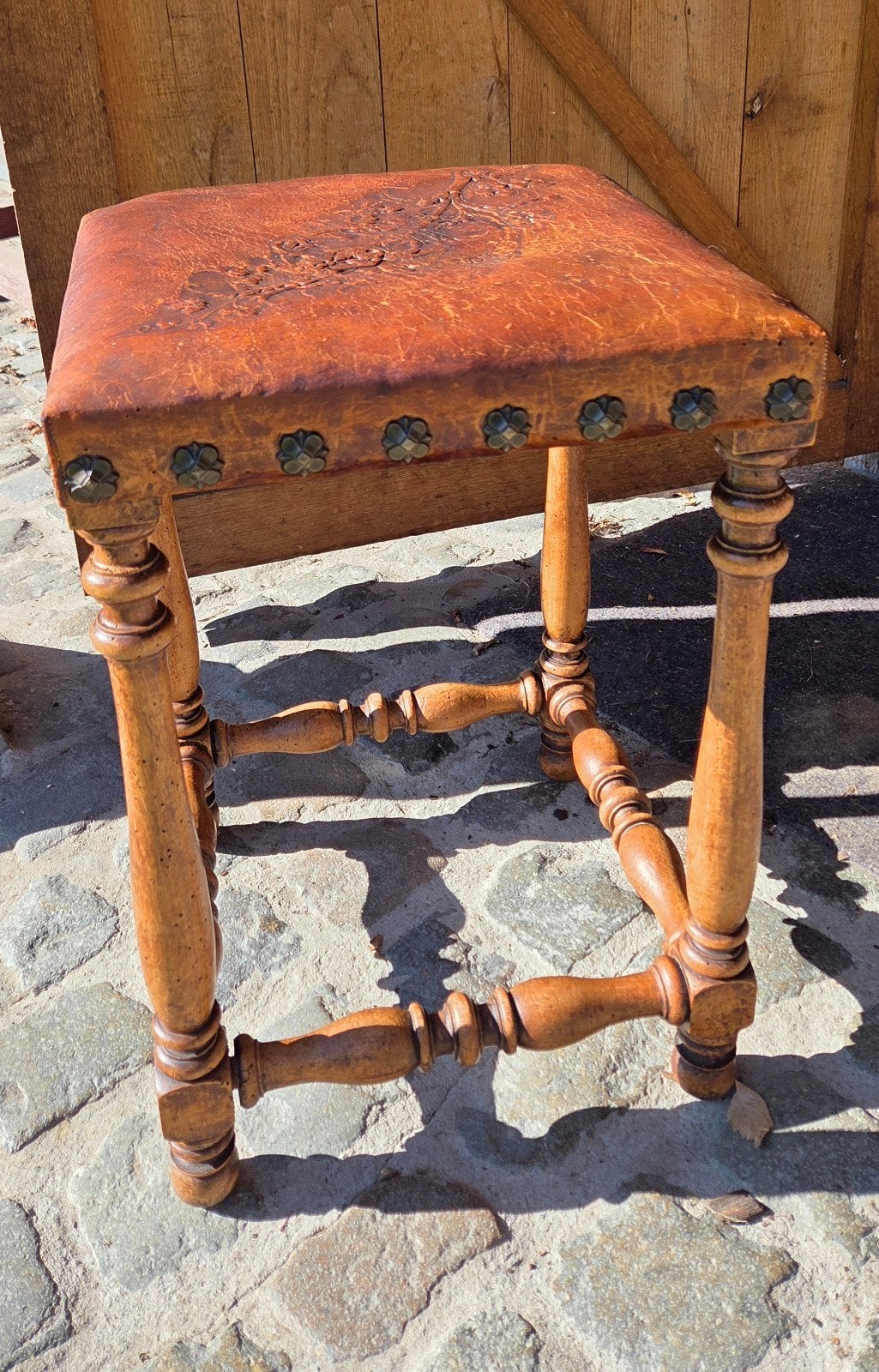 tabouret stable avec semelle en cuir et pieds torsadés, Enlèvement