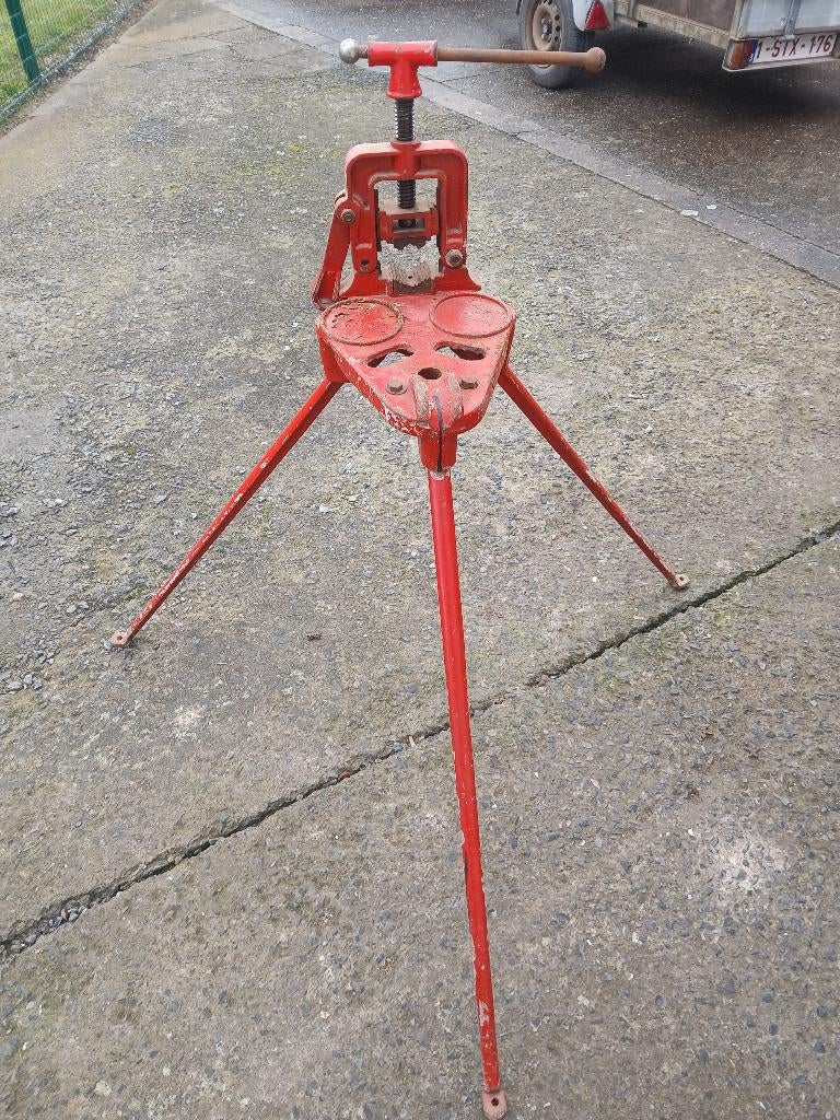 Etau de plombier, Bricolage & Construction, Enlèvement, Utilisé, Rabattable
