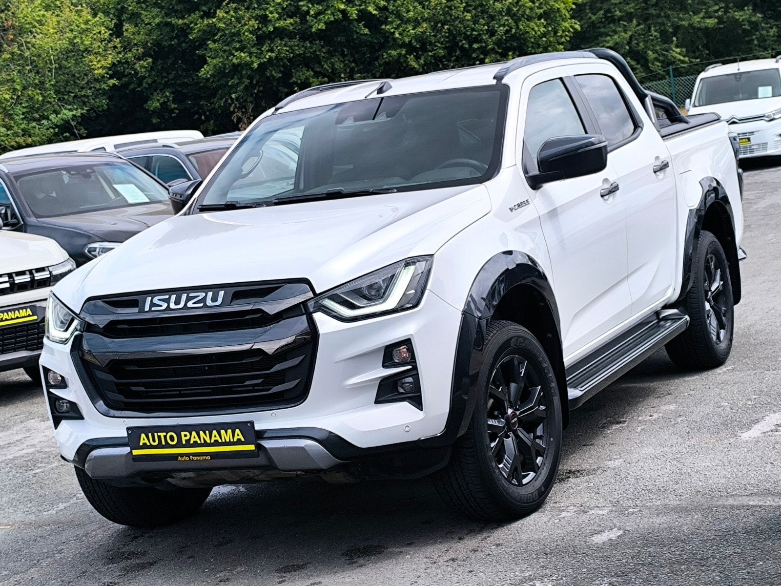 Isuzu D-Max 1.9 TD 4WD B.AUTO V-CROSS BLACKWHİTE 163CV, Auto's, Isuzu, Automaat, 4 cilinders, Wit, Vierwielaandrijving