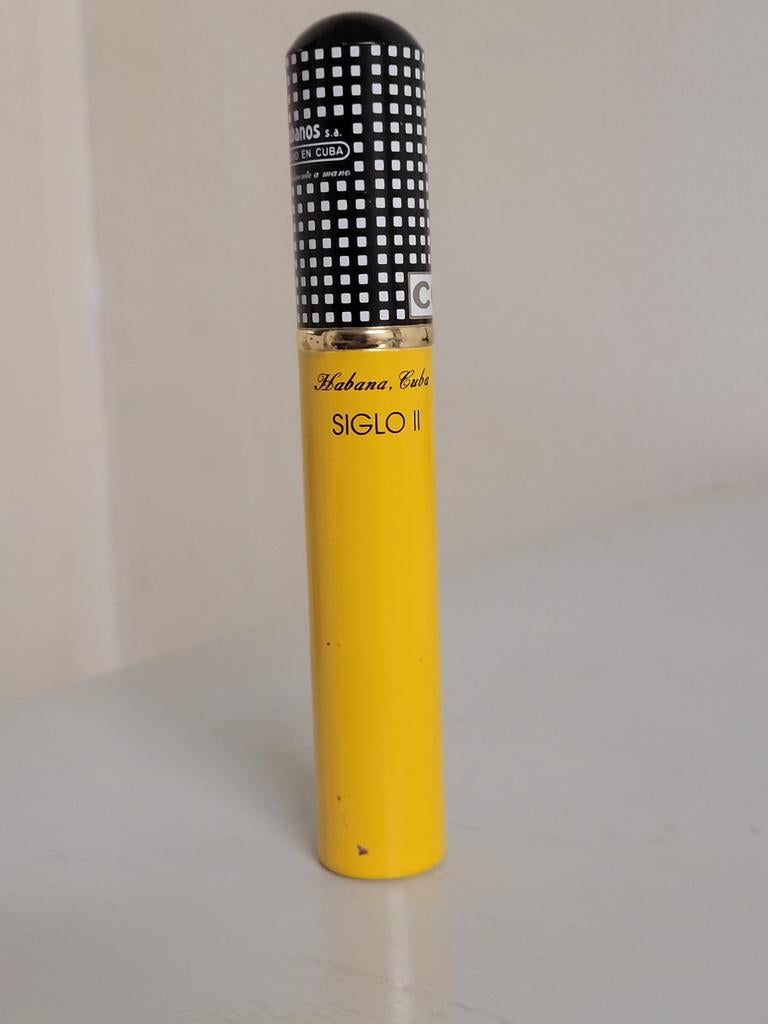 Pour  collectionneurs Tube aluminium  Cohiba siglo II, Collections, Articles de fumeurs, Briquets & Boîtes d'allumettes, Envoi
