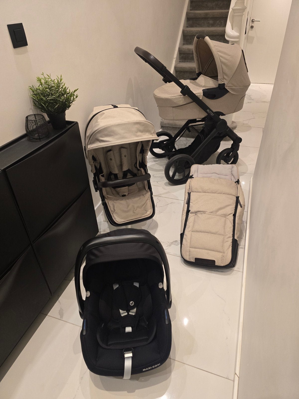 Complete 3in1 kinderwagen Nieuw model mutsy evo 6 maand oud, Ophalen, Kinderwagen, Mutsy