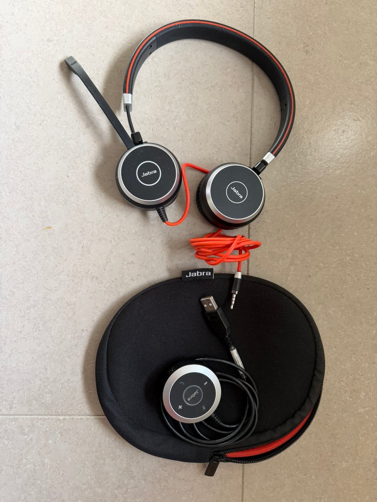 Jabra Evolve 40 stereo USB-A / Jack 3.5, Enlèvement ou Envoi, Supra-auriculaire, Jabra, Housse/étui de transport