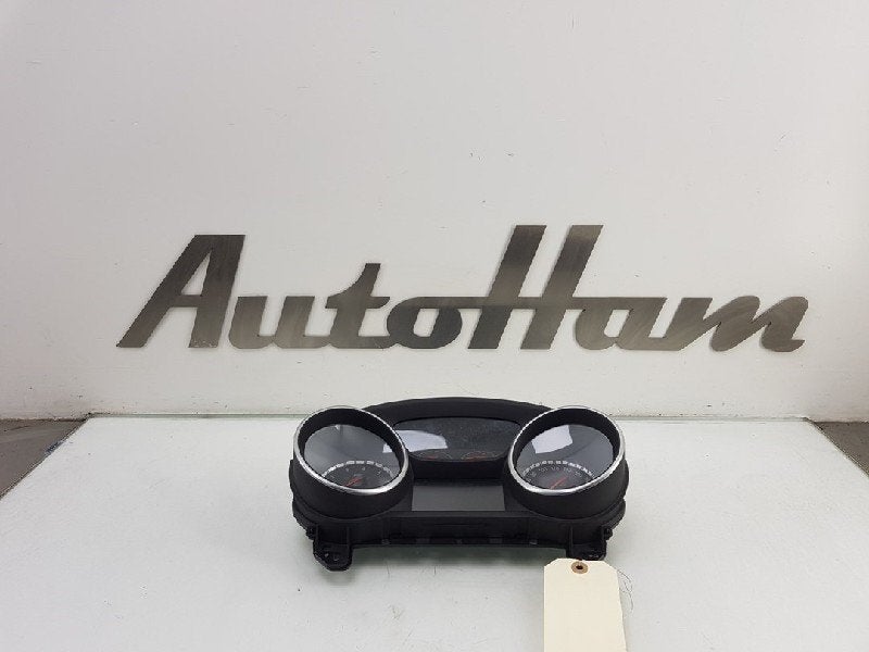 INSTRUMENTS DE BORD Opel Astra K Sports Tourer, Opel, Opel Automobile GmbH, Utilisé, Kontakt-opel@opel.com