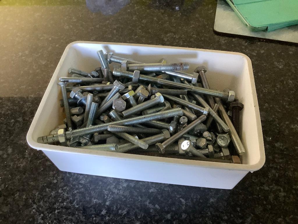 Bouten 4kg500, Doe-het-zelf en Bouw, IJzerwaren en Bevestigingsmiddelen, Ophalen of Verzenden, Zo goed als nieuw, Bouten of Moeren