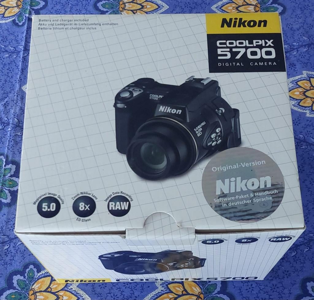 Nikon Coolpix 5700 dans sa boîte d'origine, TV, Hi-fi & Vidéo, Appareils photo numériques, Enlèvement ou Envoi, 5 Mégapixel, Compact