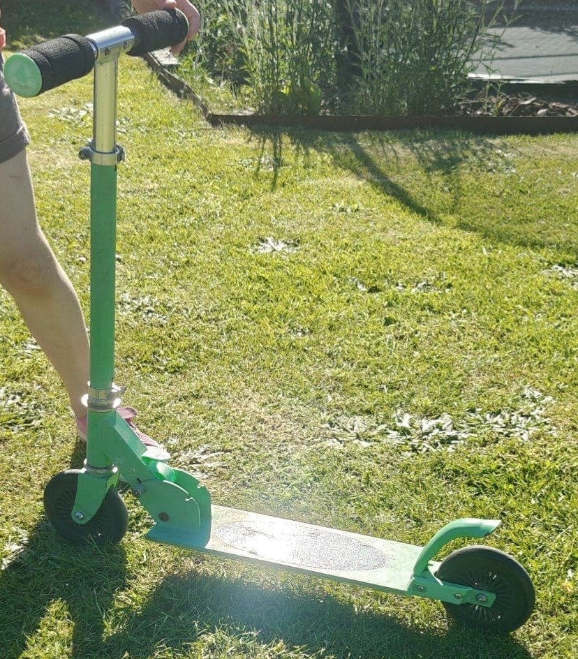 Groene step met 2 wielen, Ophalen