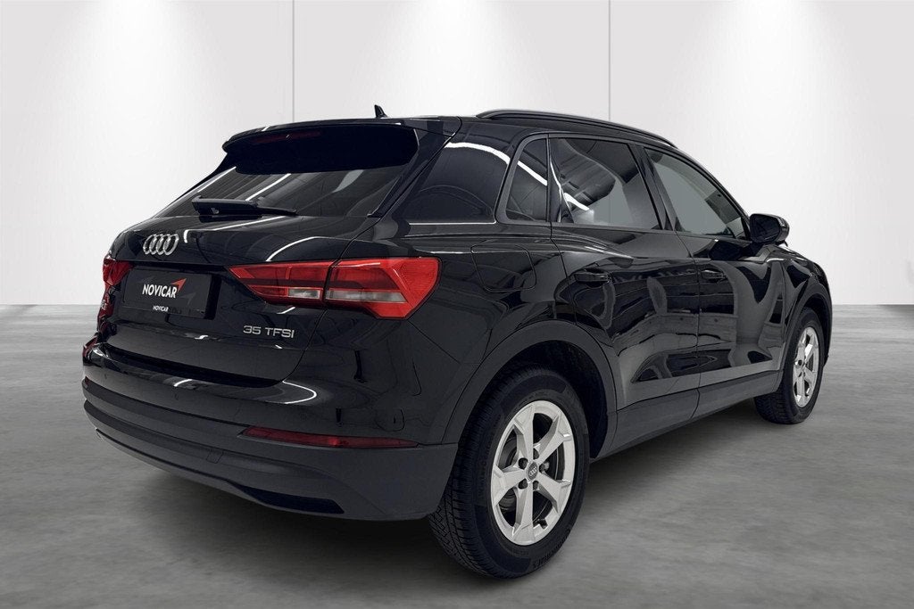 Audi Q3 35 TFSI S tronic Advanced Business Ed (automatique), 1800 kg, 110 kW, Noir, 5 portes