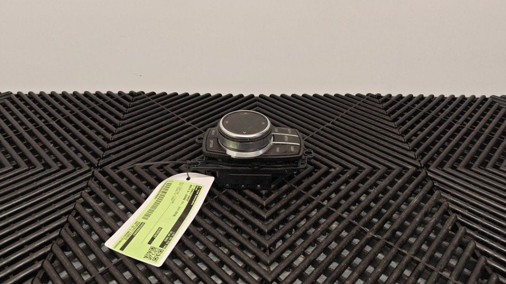 PANNEAU DE COMMANDE BORD ORDINATEUR 3 serie Touring (F31), Autos : Pièces & Accessoires, Utilisé, BMW, Petuelring 130
80809  München, DE