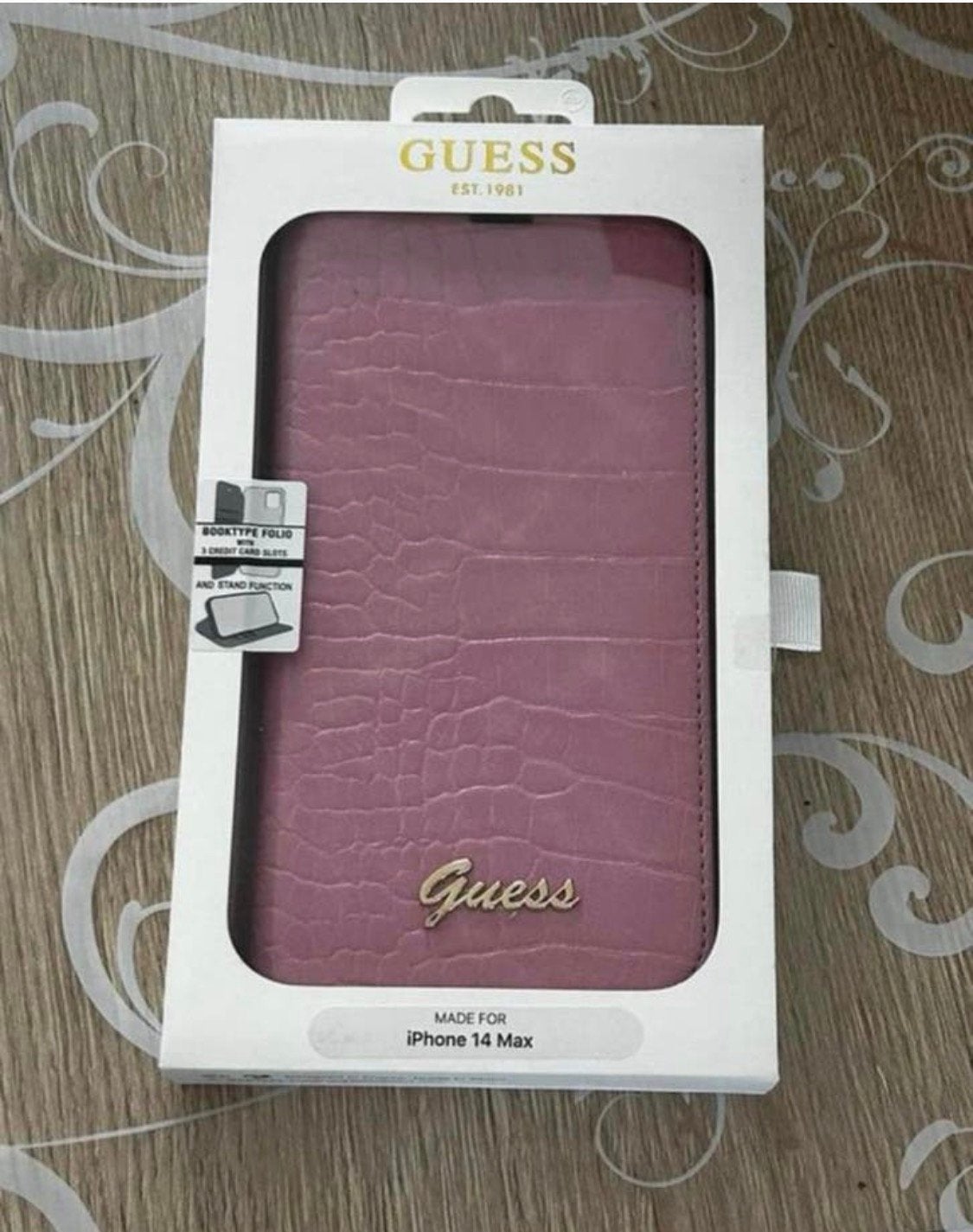 Roze hoesje Guess bookcase iPhone 14 Plus / max, IPhone 14 Plus, Nieuw, Hoesje of Tasje, Ophalen of Verzenden