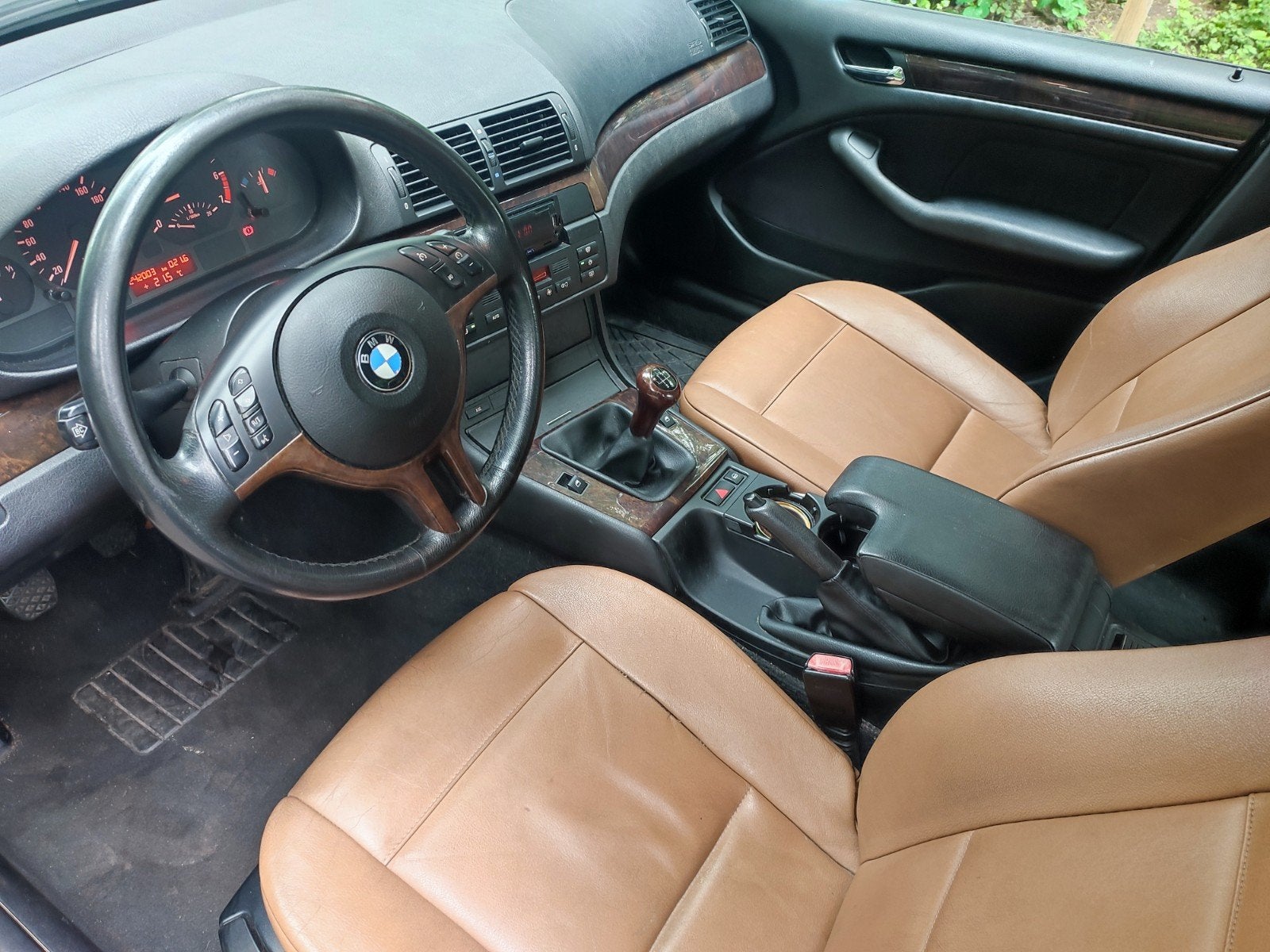 BMW 318i E46 2.0 essence, manuelle, cuir, airco, Facelift, Achterwielaandrijving, 1995 cc, Beige, 4 cilinders