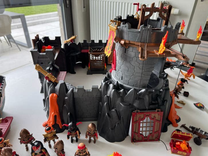 Château + dragon + bateau, Enlèvement, Comme neuf