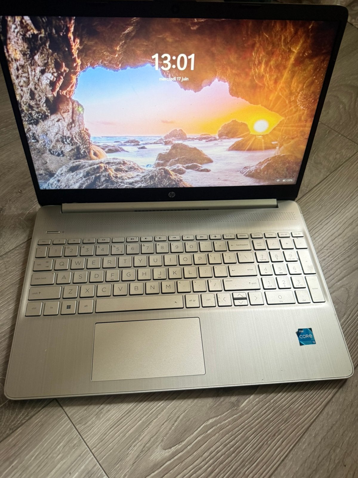 HP laptop 15s — QWERTY, Computers en Software, Windows Laptops, Ophalen, Qwerty, 8 GB, Zo goed als nieuw