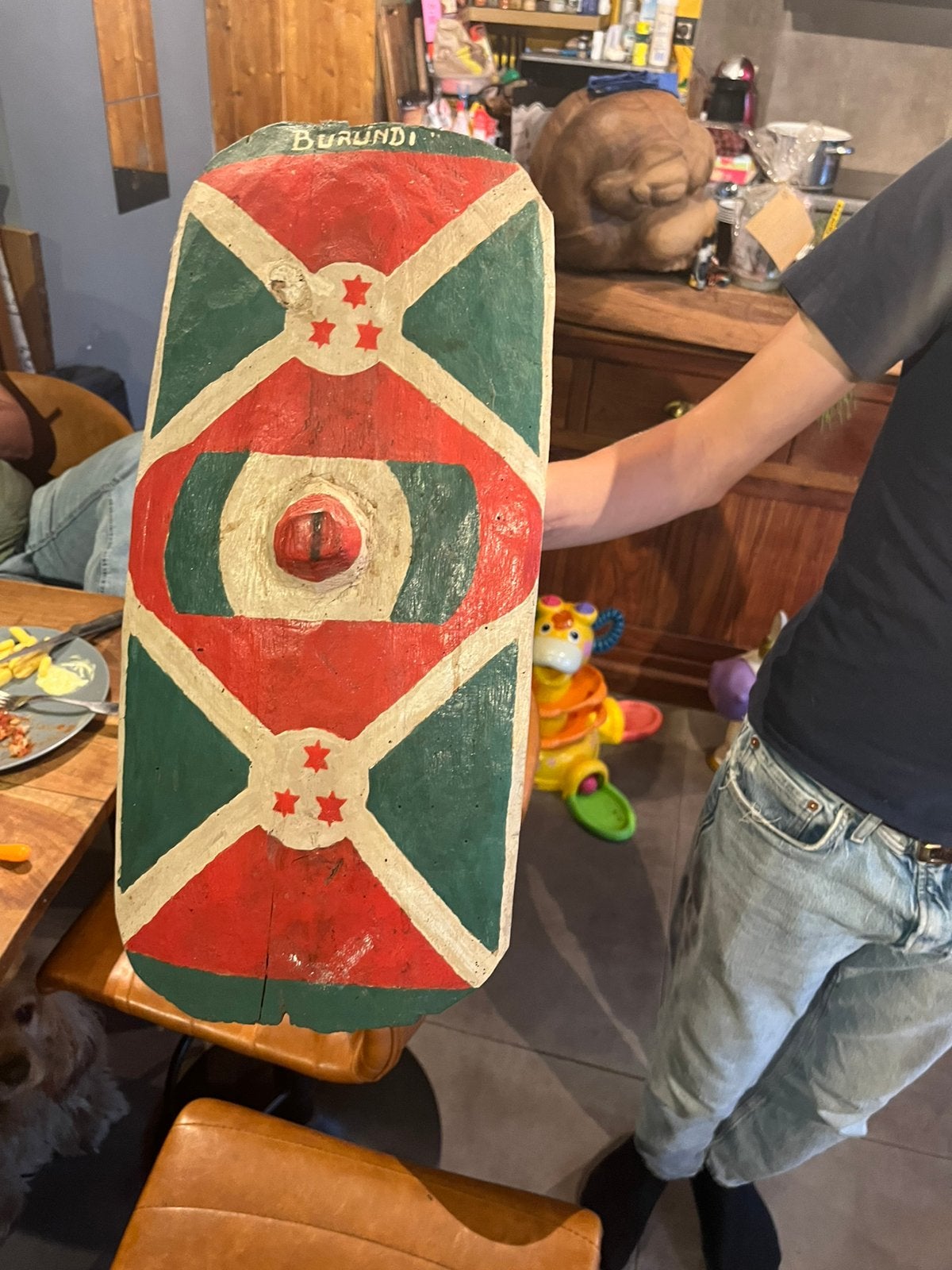 Afrikaans schild ( burundi), Hobby & Loisirs créatifs, Articles de fête | Location, Enlèvement, Utilisé