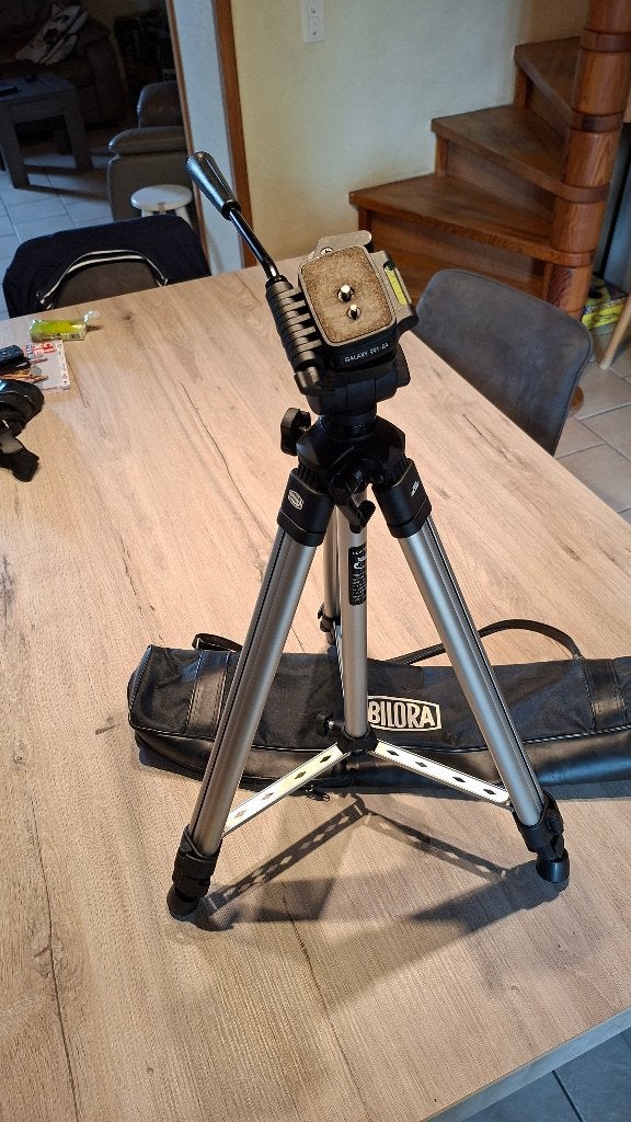 Trépied photographique, Neuf, Enlèvement ou Envoi, Bilora, 125 cm ou moins