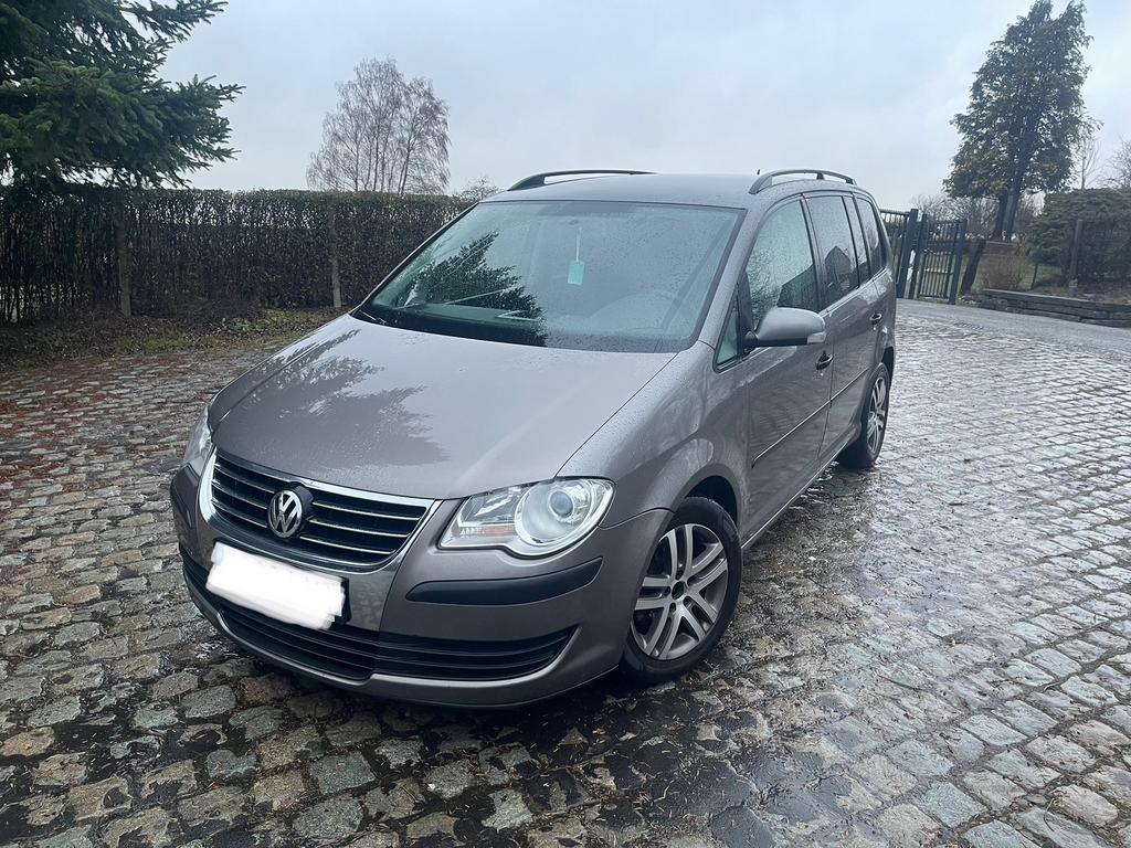 Vw touran 19tdi 105pk 5plas mod 2009 airconditioning ja16, Auto's, Voorwielaandrijving, 4 cilinders, Parkeersensor, Te koop