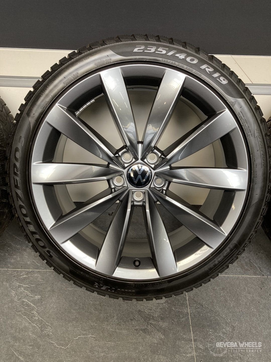 19” originele Volkswagen Passat / Arteon velgen winterbanden, Auto-onderdelen, 19 inch, Gebruikt, -, -