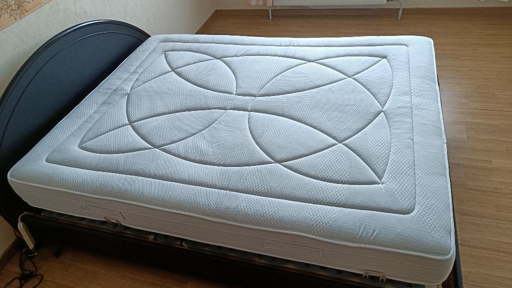zo goed als nieuwe 2p matras met of zonder bedbodems en ben, Ophalen, Gebruikt, Matras