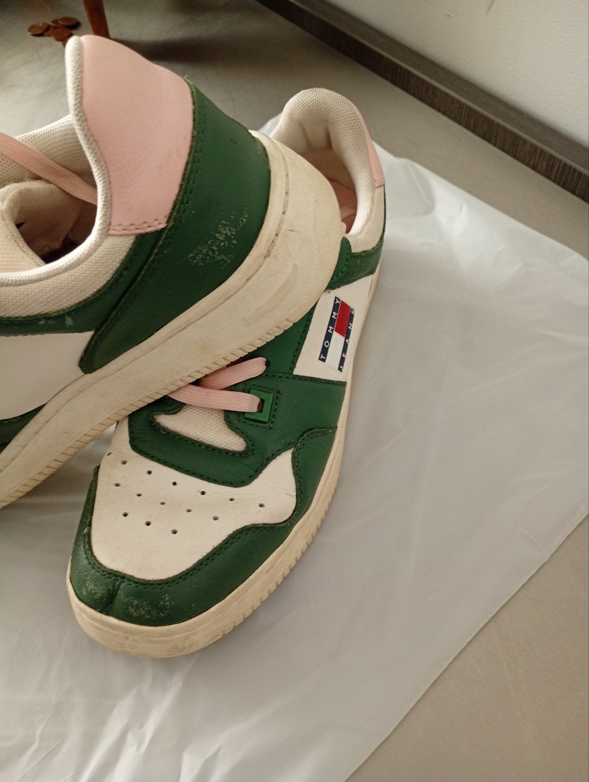 een mooie dames schoenen van tommy, Kleding | Heren, Schoenen, Ophalen of Verzenden, Gedragen, Tommy hilfiger