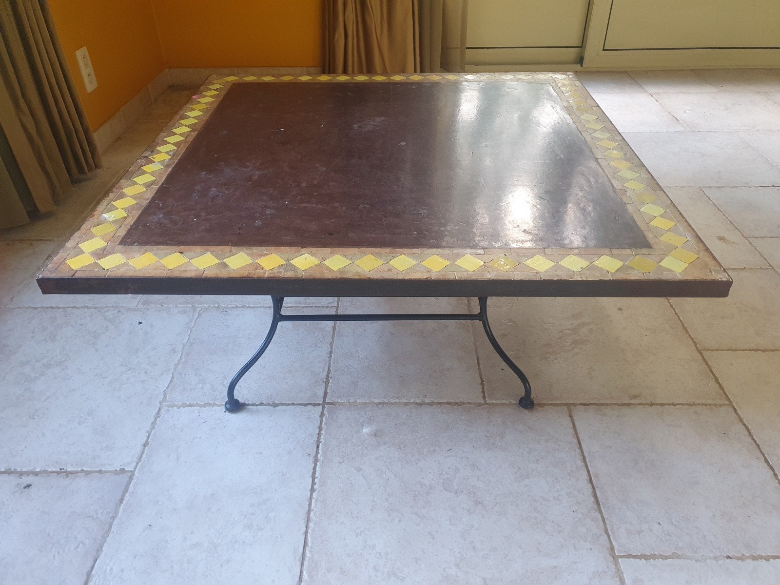 mooi grote salontafel met ijzer en stenen blad, Enlèvement, Utilisé, Carré