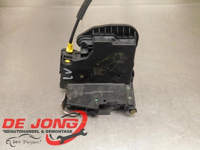 Serrure portière mécanique 4portes avant gauche d'un Opel, Autos : Pièces & Accessoires, -, Opel, 3 mois de garantie, Utilisé