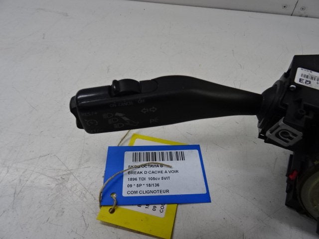 COMMUTATEUR CLIGNOTANT Octavia Combi (1Z5) (1K0953513G), Utilisé, Skoda